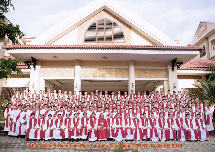 Khanh Hoa province: the inter- diocesan training course 2014 for young priests at Nha Trang diocese